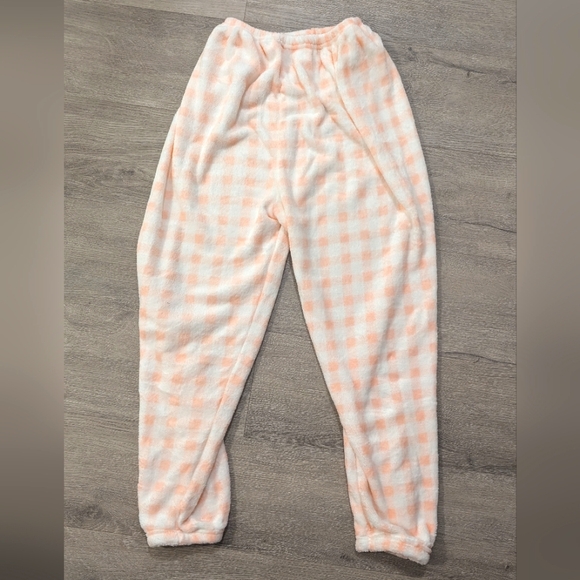 2 for $25 ❄️ Cozy pink plaid bottoms - Picture 2 of 3